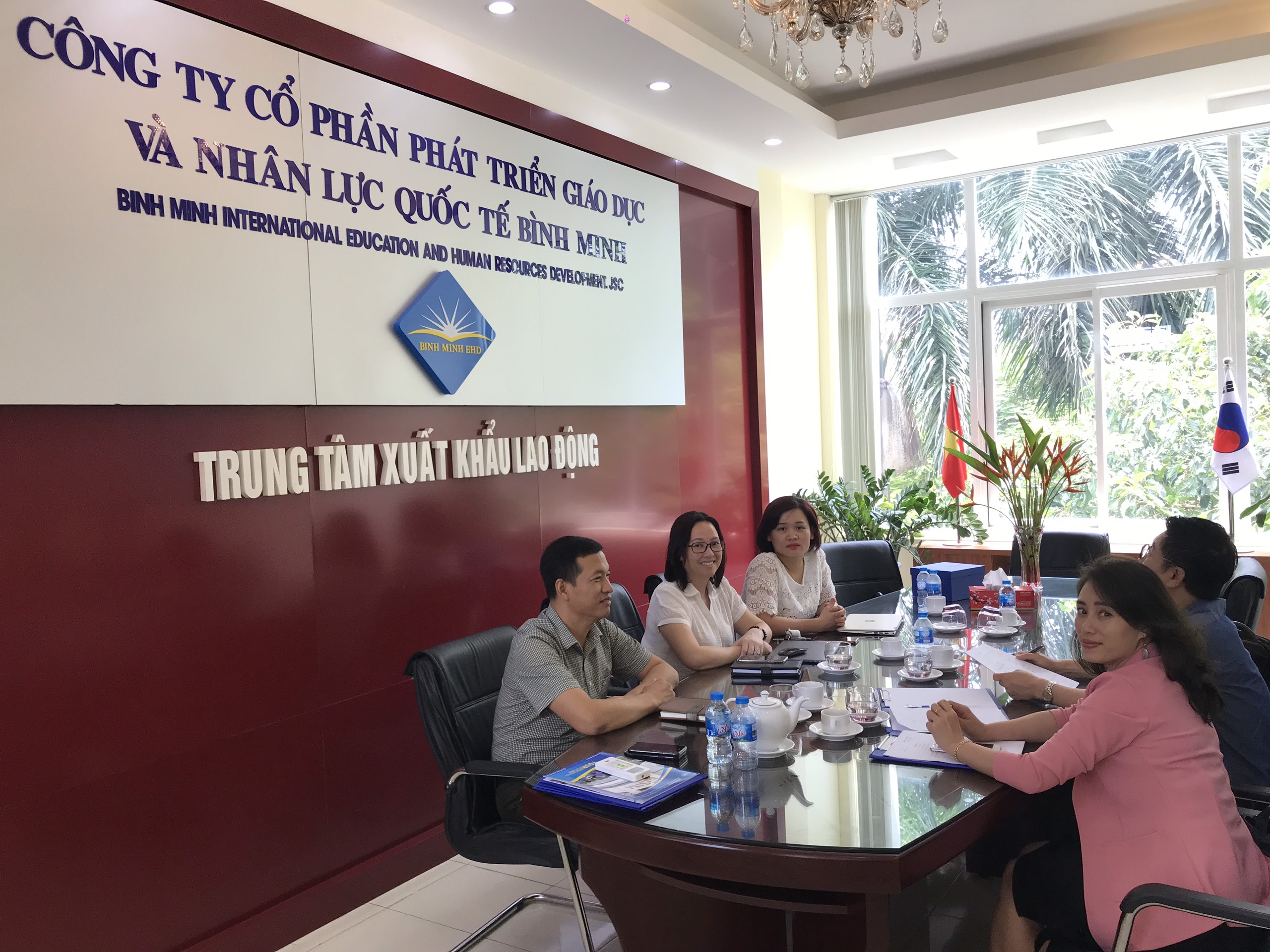 BÌNH MINH EHD HÂN HẠNH ĐÓN TIẾP CÁC ĐỐI TÁC HÀN QUỐC TỚI THĂM VÀ LÀM VIỆC - ĐẨY MẠNH CHƯƠNG TRÌNH VISA E7