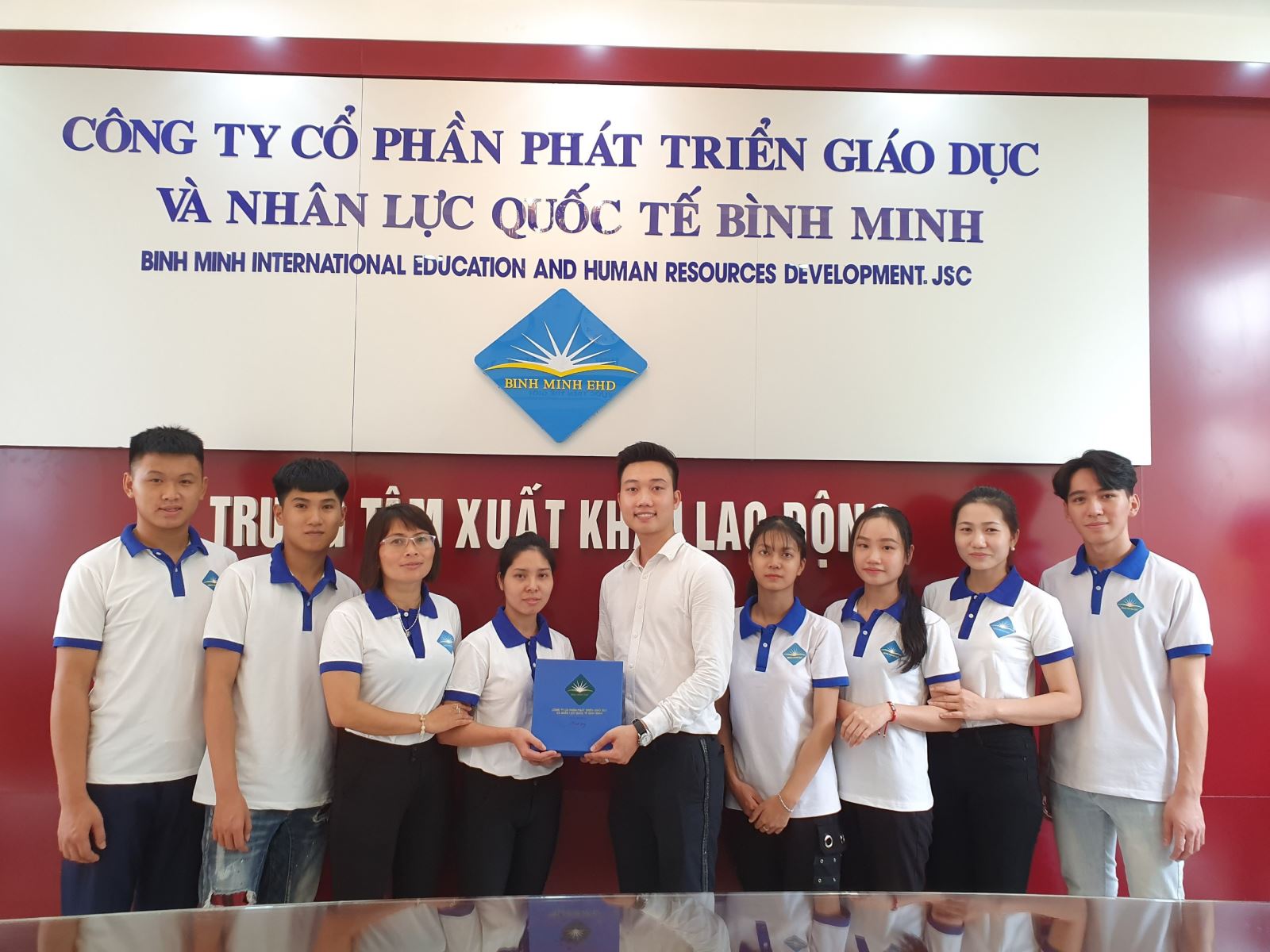 HOPE THE BEST WISHES TO ROMANIA'S GARMENT WORKER OF BINH MINH